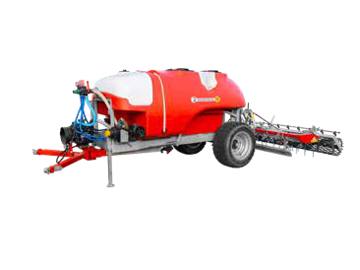 Platz-Max Giga trailed arena watering unit
